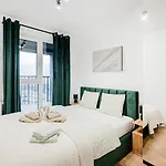 Apartment Legnicka 37 C *